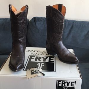 FRYE Bruce Pull on Brown Size 7